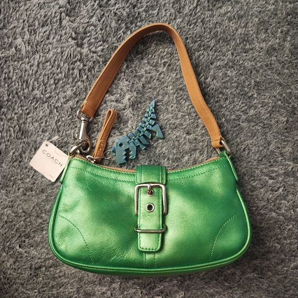 Coach 7542 Hamptons buckle shoulder bag hand painted vintage + Keychain - Picture 16 of 16